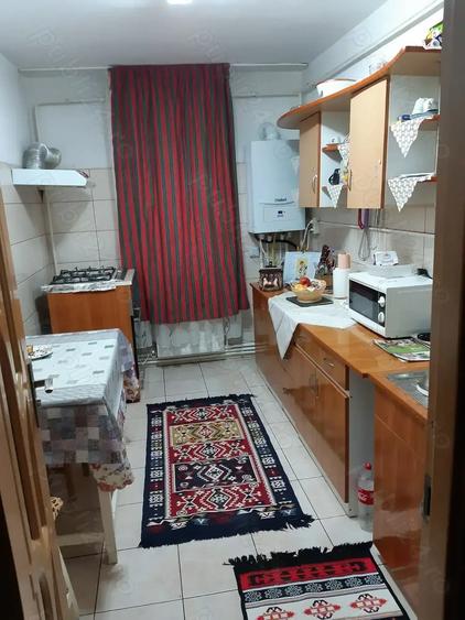 Vand ap.4 in Adjud ,BN. cam.2 bai 2 balcoane 2 ,3 3 cu acoperi? ,pod inchis ?i boxa subsol.. - 4