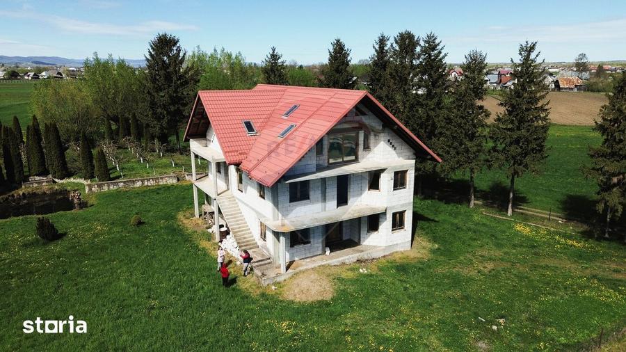 Casa / Vila de vanzare in Fratautii Vechi - 1