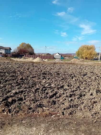 1853 m2 la 14 km de Brasov in Lunca Calnicului  - 2