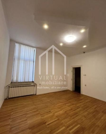 Casa formata din 2 apartamente, 2 garaje,  3 bai - zona Trei Stejari - 10