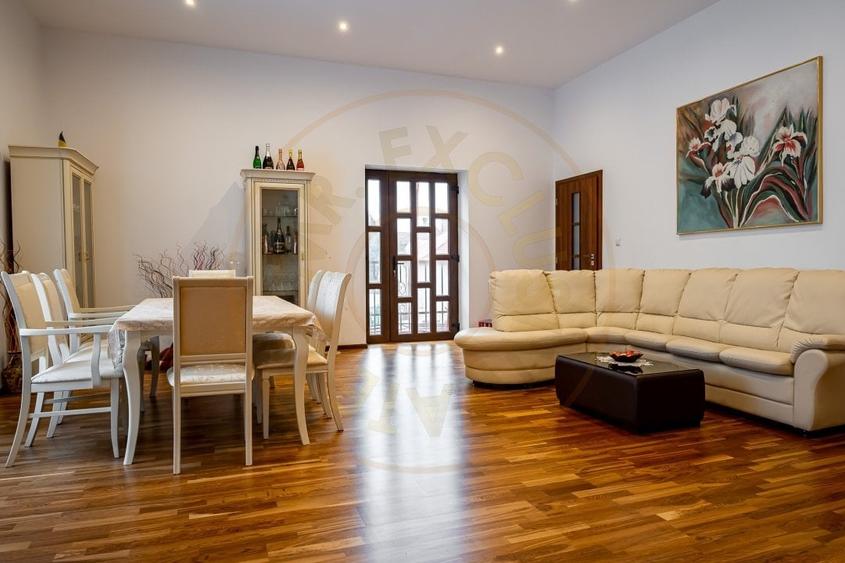 De Vanzare Apartament in casa Central - 3