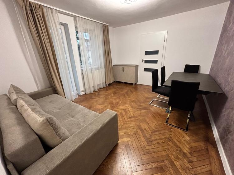 De vanzare apartament 2 camere zona Cedonia - 5