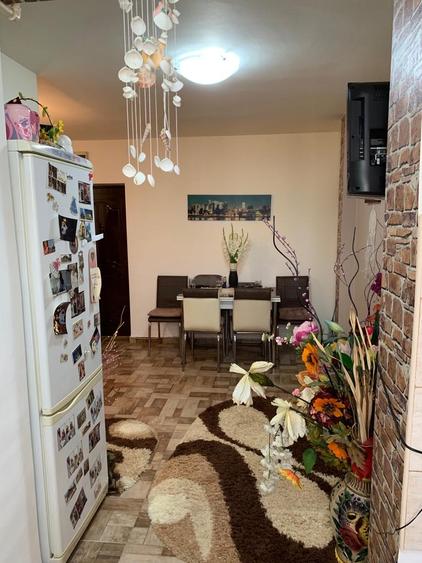Apartament 3 camere 80mp zona Publiserv mobilat utilat 78.800eur neg - 2