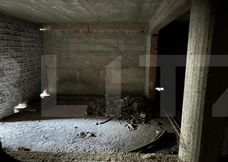 Casa spa?ioasa cu poten?ial imens in inima ora?ulu - 7