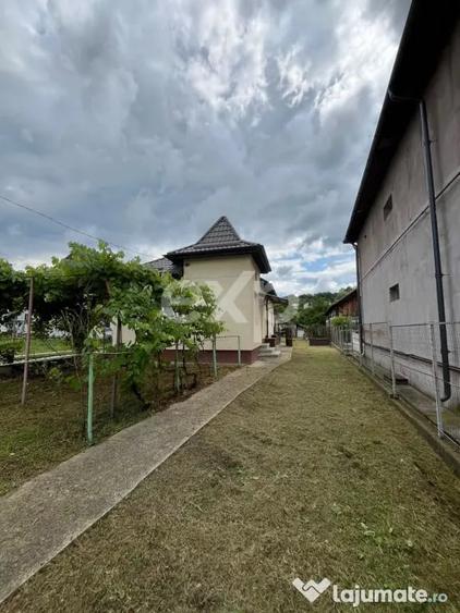 Casă cu 3 camere cu Teren 1140 Mp în Central