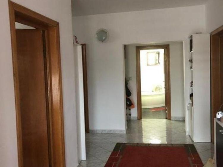 Afumati vila 8 camere , teren 1300 mp , piscina - 11