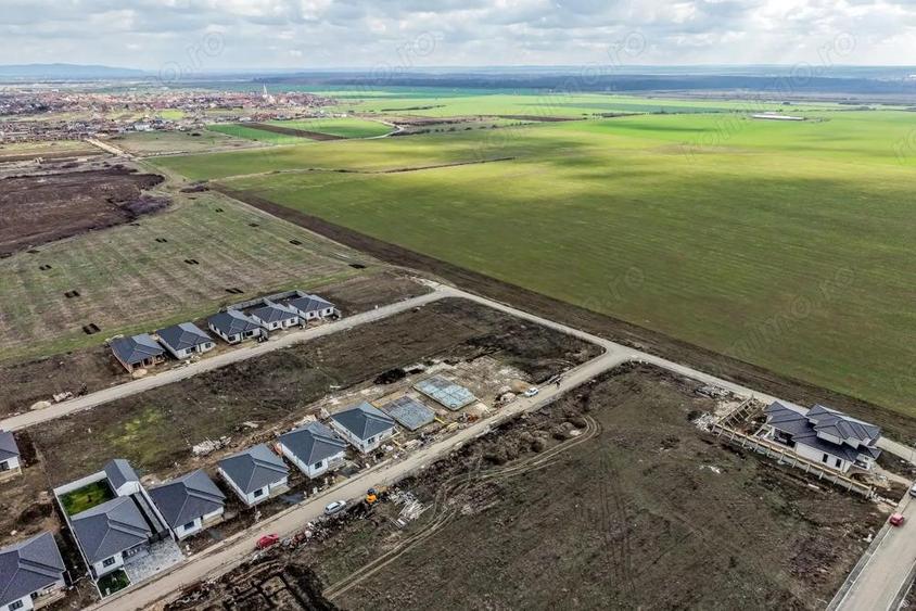 REZERVAT - Teren 637 mp | 2 fronturi stradale | Cartier Via Carmina - 9