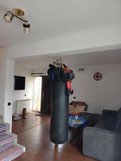 Casa noua de vanzare in oras langa Stadion - 9