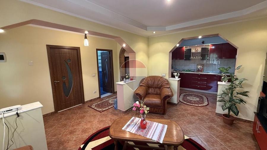 Casă cu 5 camere cu Teren 529 Mp în Găgești