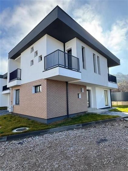 Casa Unifamiliala  Parter + Etaj , situata in Floresti! - 2