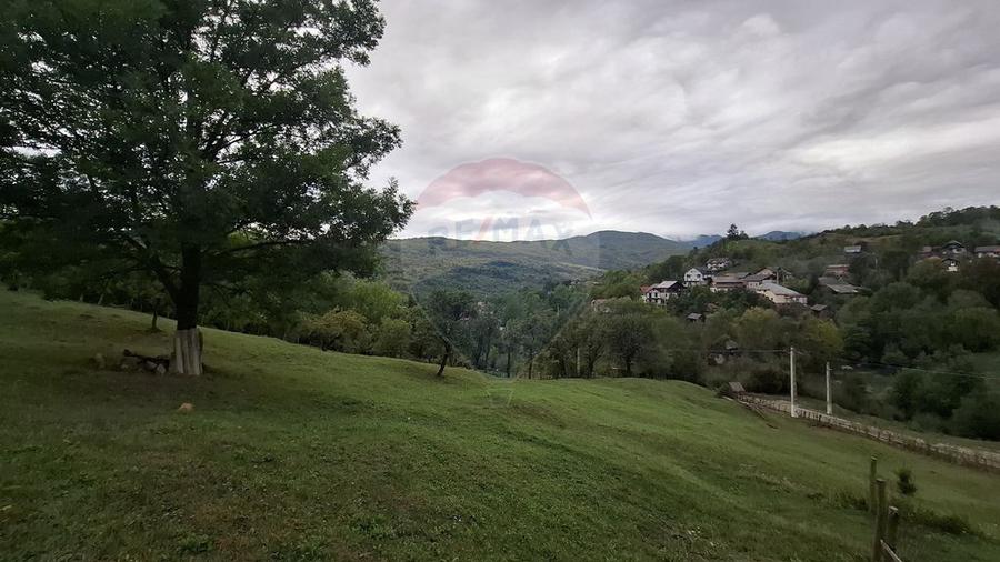 Teren cu priveliste spectaculoasa, 4000mp, la 18km de Sinaia - 1
