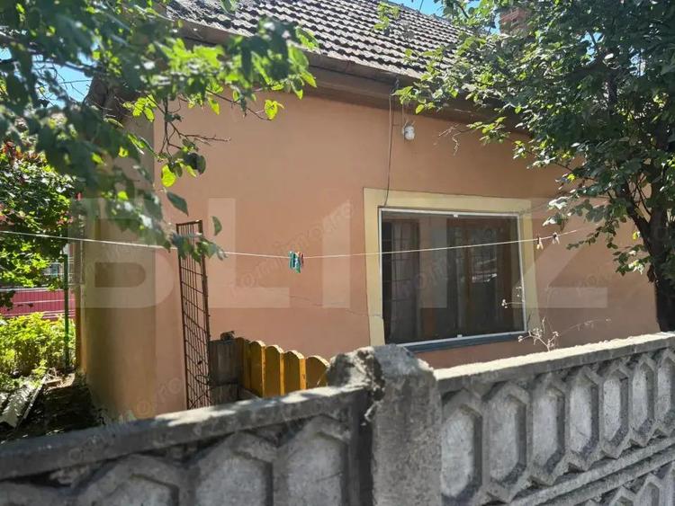 Casa individuala de vanzare, zona Mahala artera principala - 2