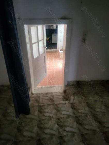 Vand casa cu curte cu gradina, situata central. - 7