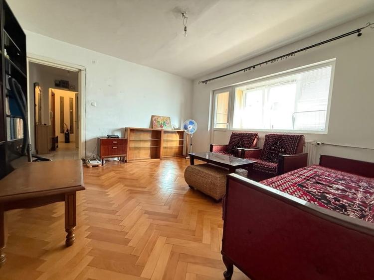 OCAZIE Apartament spatios, 3 camere, etaj 2 - zona Girocului - 2