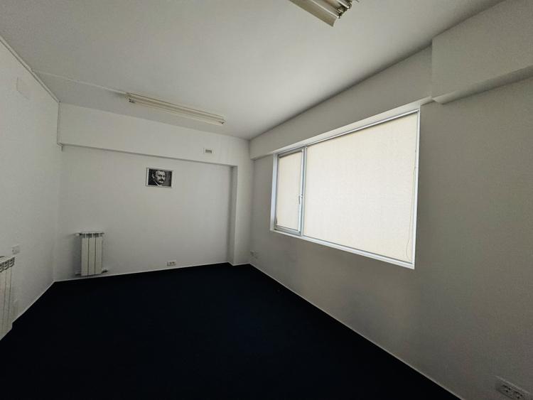 De Inchiriat Cladire Birouri stradal, Ideal sediu, Clinica, Birouri, Showroom - 18