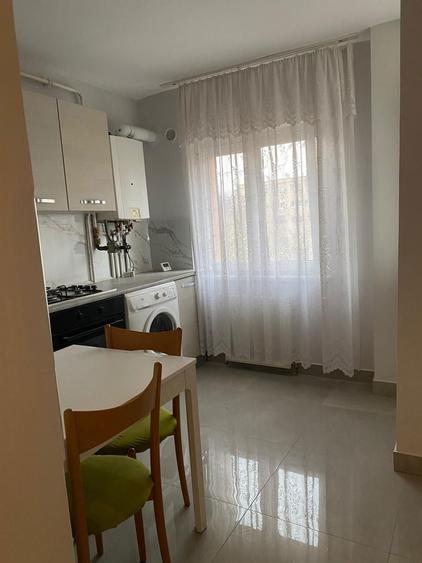 Inchiriez garsoniera decomandata - 2