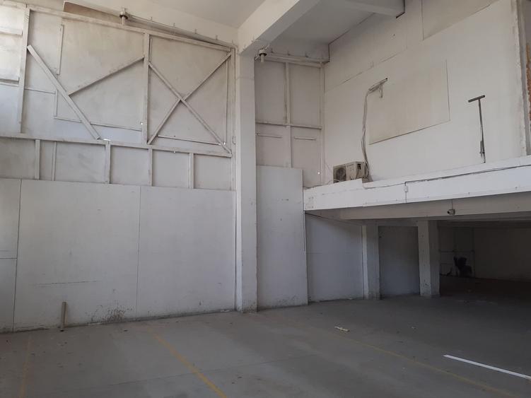 Zona metrou Republica - hala 350 mp - 1