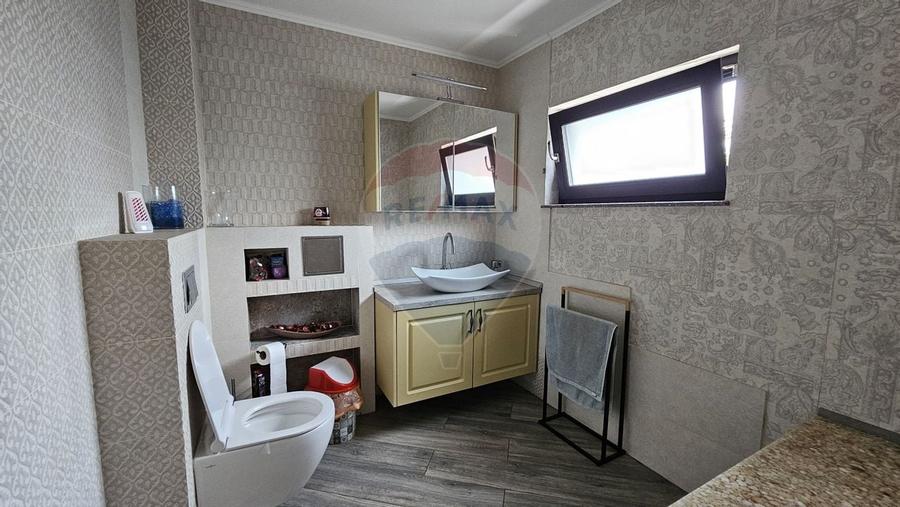 Casă / Vilă cu 7 camere si teren 1000 mp în zona Centrala-Suceava - 24