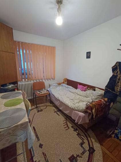 Apartament 3 camere, de vanzare, decomandat, Mana?tur,, str. Brate?, 64mp - 1