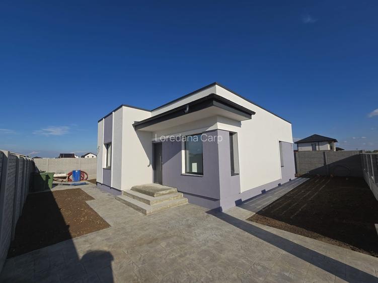 Casa parter - 4 camere - 2 bai- incalzire pardoseala - beci Casa parter - 4 camere - 2 bai- incalzire pardoseala - beci