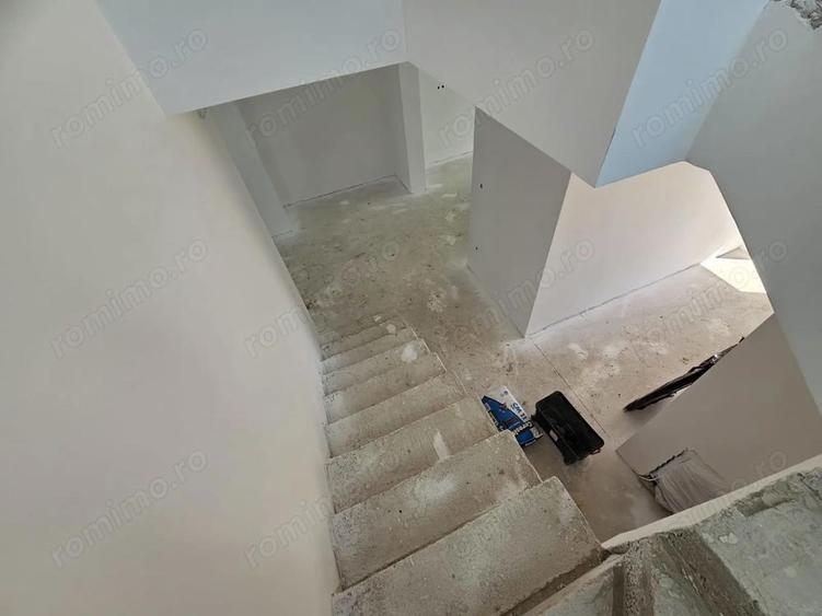 Despartit prin garaj. Posibilitate personalizare - 5