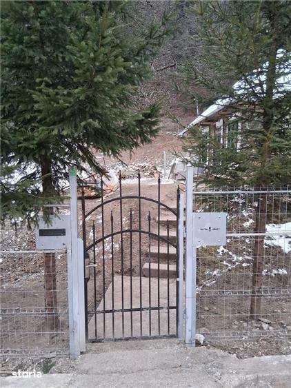 Casa din lemn si teren intravilan, Izvorul Muntelui, Neamt - 2