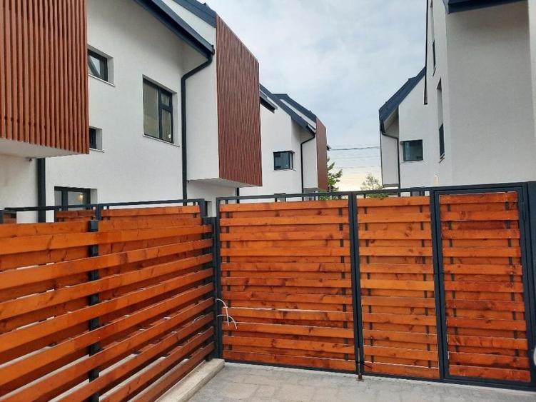 Fara Comision in Complex Rezidential casa cu 5 camere 3 bai P+1+M la cheie sect1 - 17