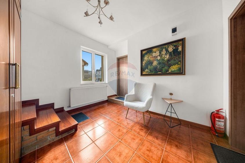 Casa de vanzare cu pozitionare strategica - strada Republicii - 21