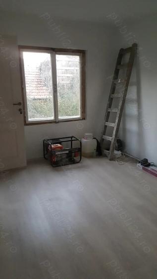 Cas de vinzare in Ocna Sibiului din piatr anul construc?iei 2019 . - 9