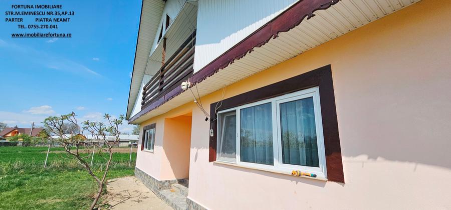 Proprietate Slobozia-Roznov, casa mansardata, teren si livada - 1