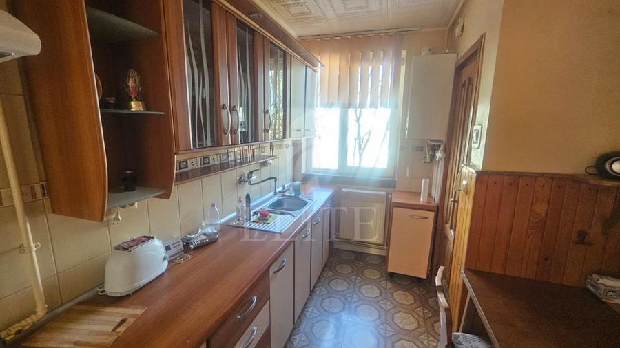 Apartament 3 camere &icirc;n zona HERMES - 14