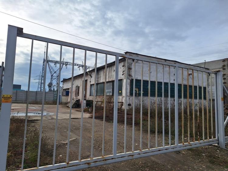 Spațiu industrial, de 1,700 mp, în Central