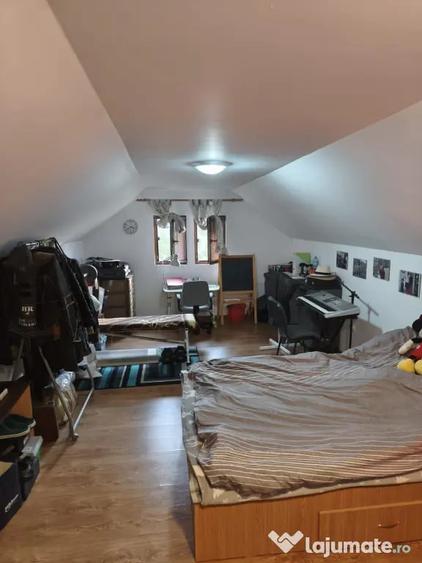 Casă cu 3 camere în Breaza de Sus
