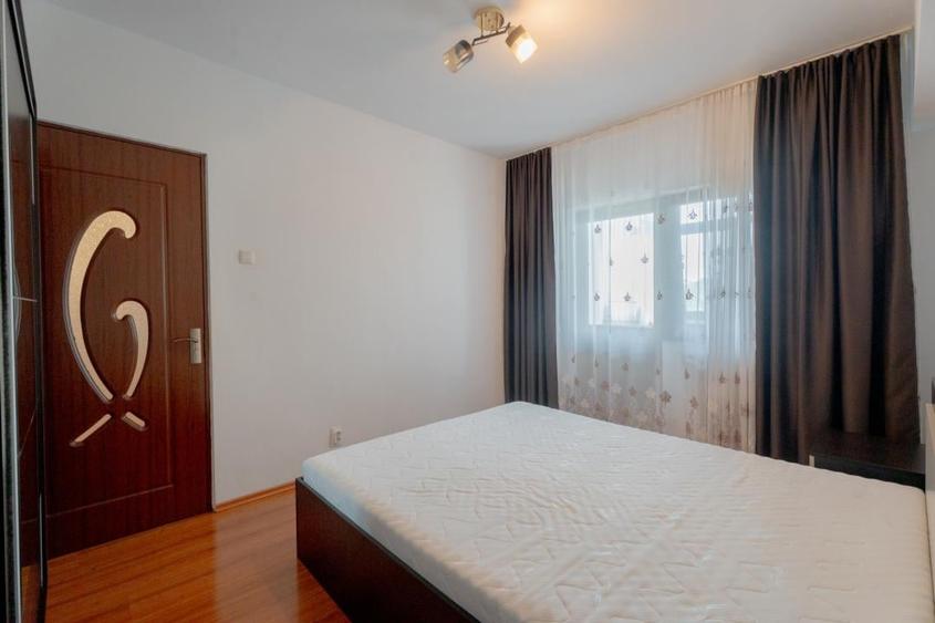 Apartament cu 3 camere decomandat, mobilat în Dacia