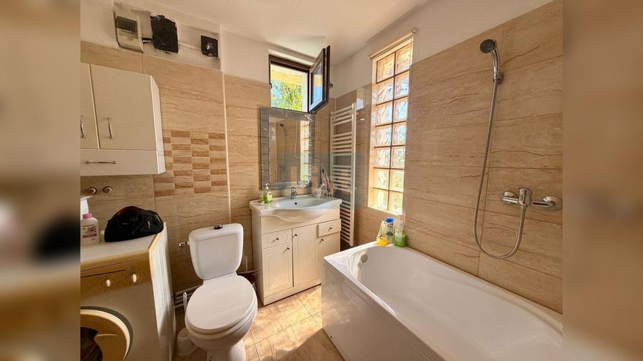 Casă cu 3 camere cu Teren 1550 Mp în Vânători