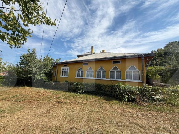 Casă individuală cu 4 camere cu Teren 8379 Mp în Șoldănești
