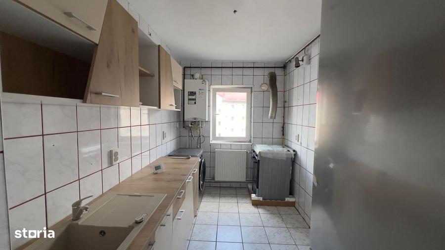 Apartament cu 2 camere decomandat în Petros