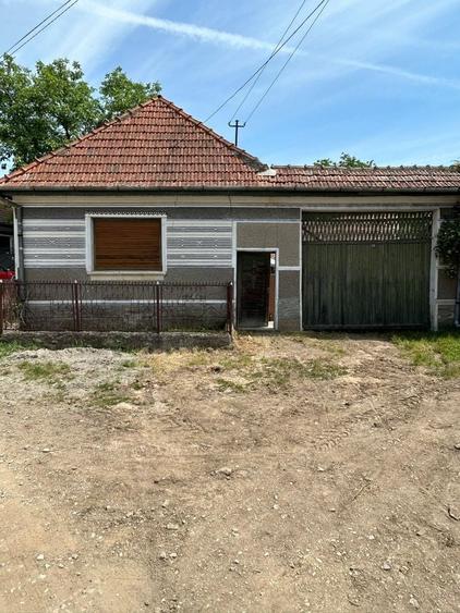Casa de vanzare Persani - 1