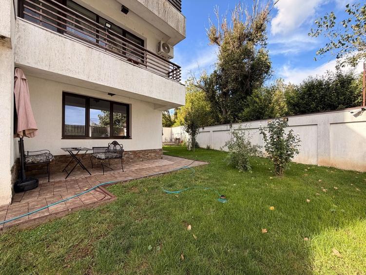 Casă individuală cu 7 camere cu Canalizare în Bucureștii Noi
