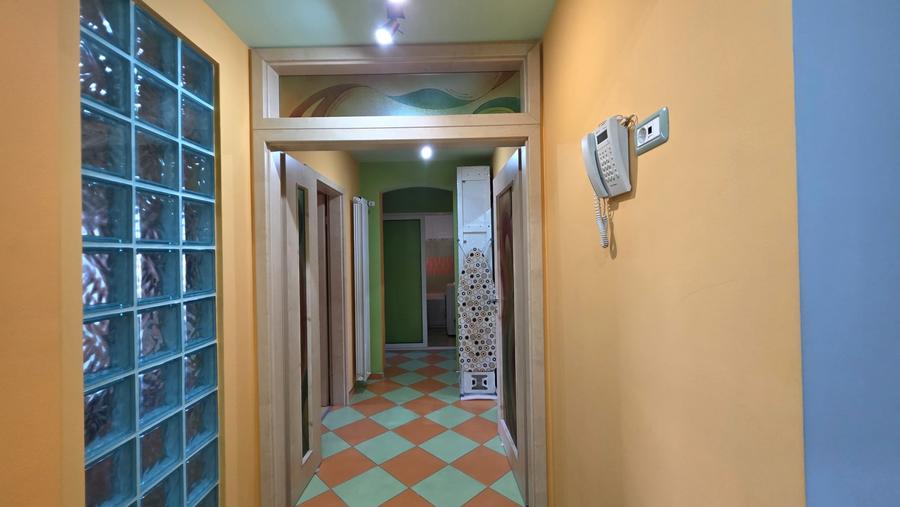 Apartament cu 4 camere decomandat, mobilat în Complex Studențesc
