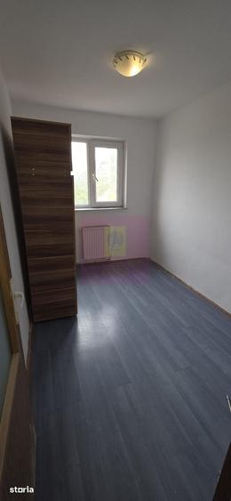 Apartament cu 3 camere semidecomandat în Ana Ipătescu