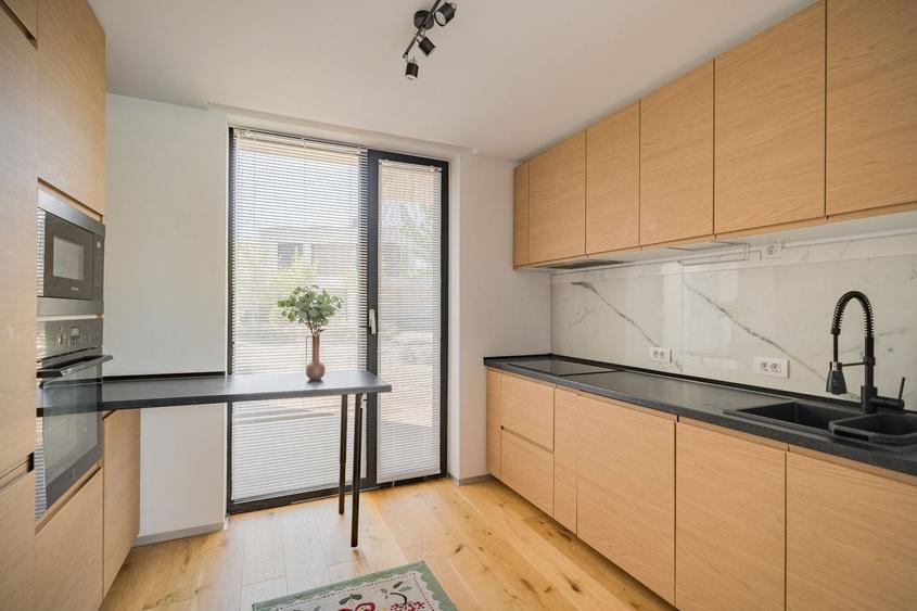 Vila cu 4 camere mobilata complet in Amber Forest - 16