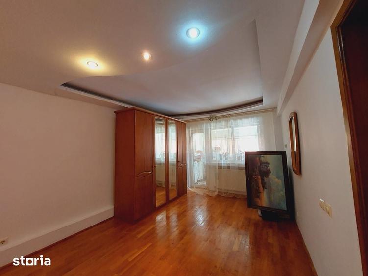 Apartament cu 4 camere în Central