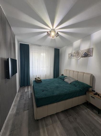 Apartament cu 2 camere decomandat în Uverturii