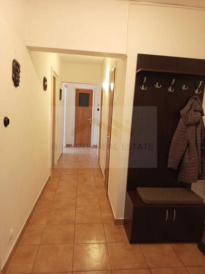Apartament cu 3 camere decomandat, mobilat în Alexandru Obregia