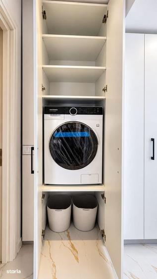 Apartament cu 3 camere decomandat în Exterior Vest