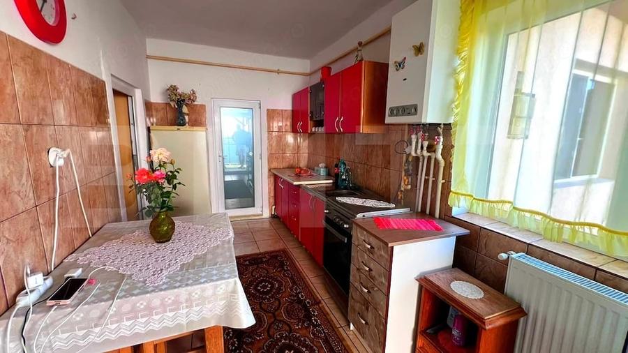 Casă cu 4 camere cu Teren 714 Mp în Petrisat