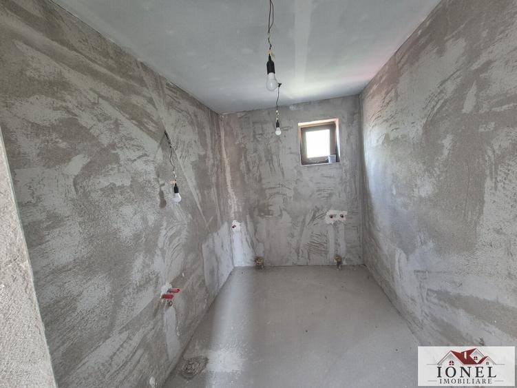 Casă individuală cu 6 camere cu Canalizare în Ciumbrud