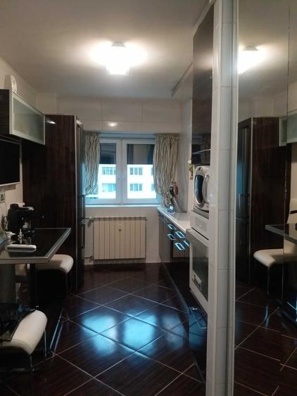 Apartament cu 2 camere semidecomandat în Mihai Bravu