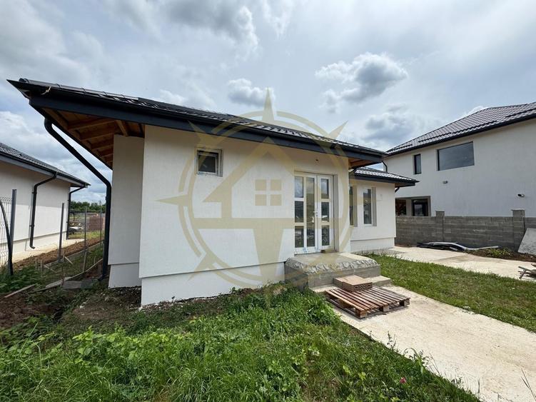 Casă cu 3 camere cu Teren 407 Mp în Crevedia